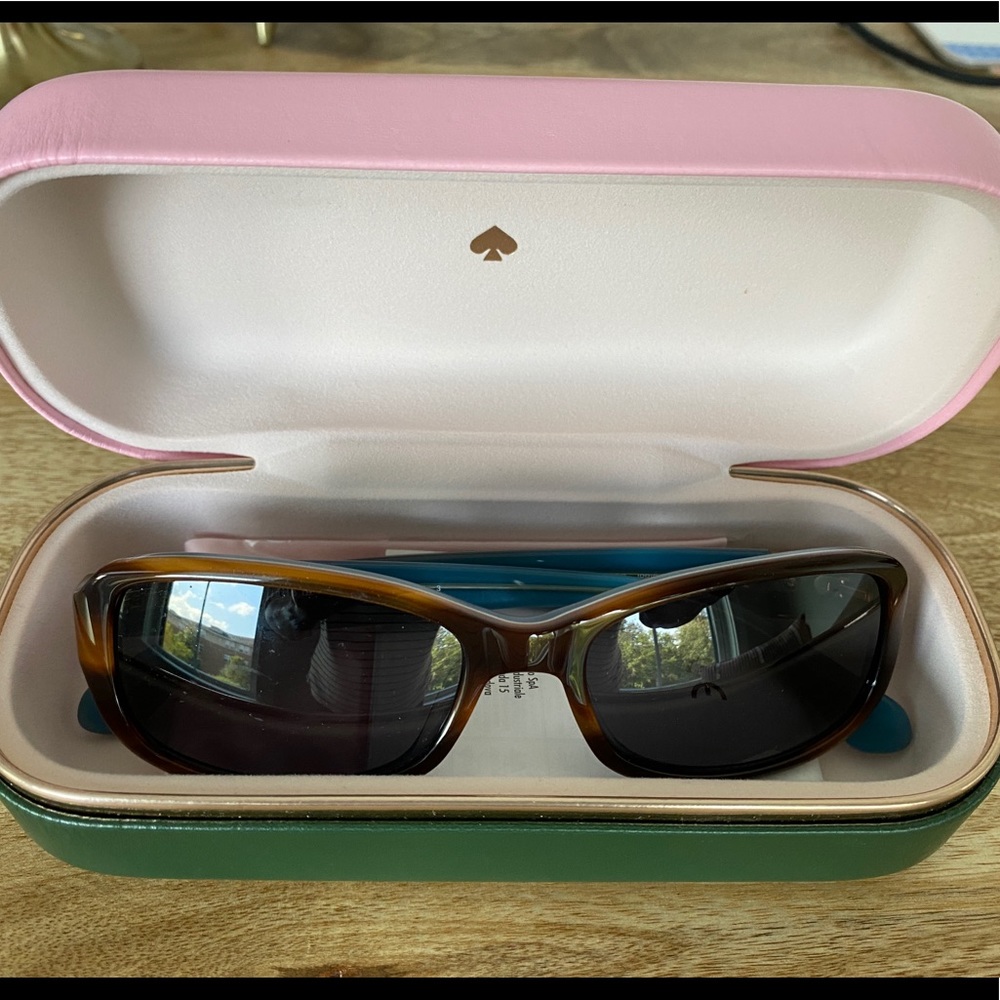 Kate Spade sunglasses in excellent condition.